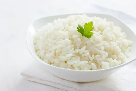 تصویر 1 از قیمت خرید برنج عنبر بو محلی عمده به صرفه و ارزان
